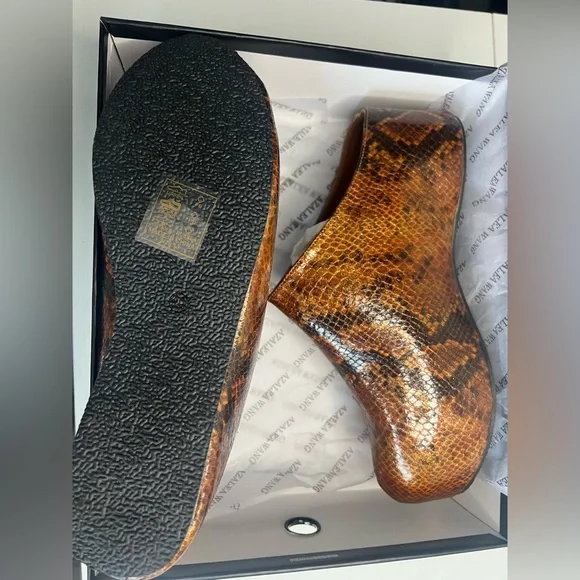 New AZALEA WANG CLOG IN BROWN Snake Print Platform Shoes Size 10 fits like 9.5 - Picture 4 of 7